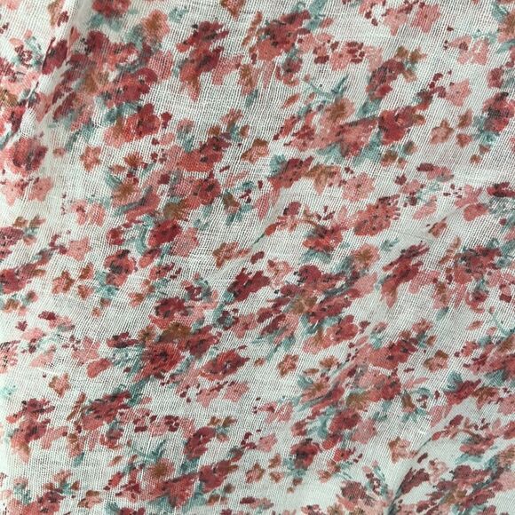 Rose patterned scarf! - Picture 2 of 2